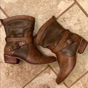 Women’s booties. Brand: Bare Traps.